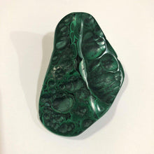 Load image into Gallery viewer, Striking Malachite from the Congo